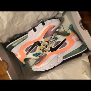 Nike Air Max 270 React SE